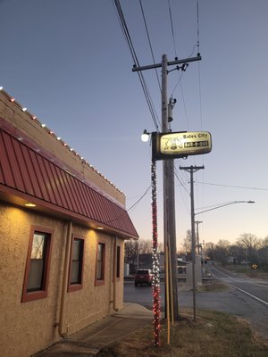 Bates City BBQ by null