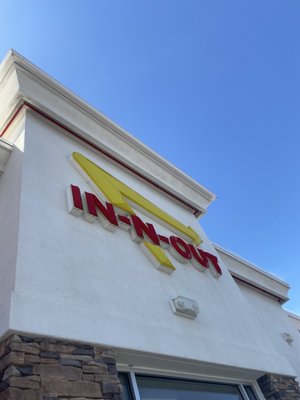 In-N-Out Burger by null