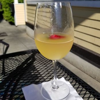 Classic Eats - Pineapple Mimosa, double yaaassssss - American Near Me - Burien, Washington Classic Eats - Pineapple Mimosa, double yaaassssss - American Near Me - Burien, Washington