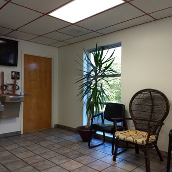 Lake Norman Tire & Auto Center - waiting room with TV and water fountains - Auto Repair Near Me - Mooresville, North Carolina Lake Norman Tire & Auto Center - waiting room with TV and water fountains - Auto Repair Near Me - Mooresville, North Carolina