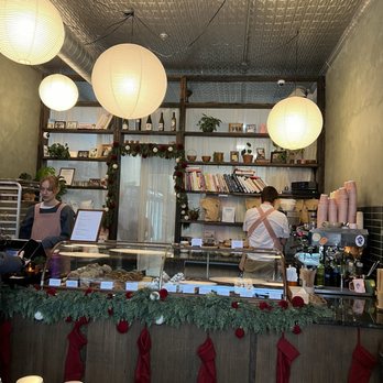 Del Sur Bakery & Cafe - Filipino Near Me - Chicago, Illinois