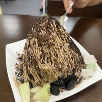 Frostcity - Mudpie (coffee w/ chocolate and Oreos) - Desserts Near Me - Honolulu, Hawaii