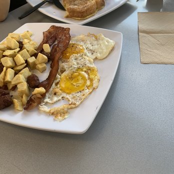 Munch Box - French toast was too soggy without syrup, not cooked throughly - Breakfast & Brunch Near Me - Las Vegas, Nevada Munch Box - French toast was too soggy without syrup, not cooked throughly - Breakfast & Brunch Near Me - Las Vegas, Nevada