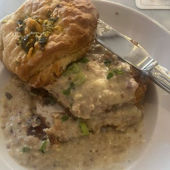 Criollo Restaurant - Chicken and biscuit - New American Near Me - New Orleans, Louisiana
