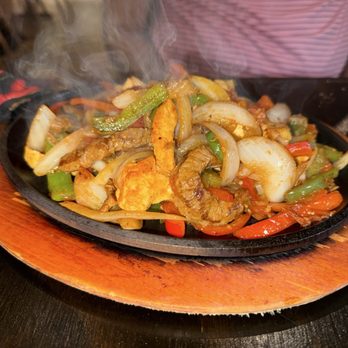 Paloma Mexican Restaurant - Fajitas (Steak and Chicken) - Mexican Near Me - Boynton Beach, Florida Paloma Mexican Restaurant - Fajitas (Steak and Chicken) - Mexican Near Me - Boynton Beach, Florida
