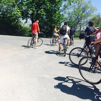 Grape Escape Wine Tours - Wine Tours Near Me - Niagara-on-the-Lake, Ontario Grape Escape Wine Tours - Wine Tours Near Me - Niagara-on-the-Lake, Ontario