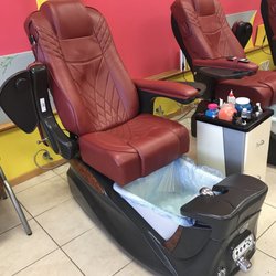 Waverly Nail & Spa - They have brand new spa chairs with disposable liners. Very clean and hygienic.