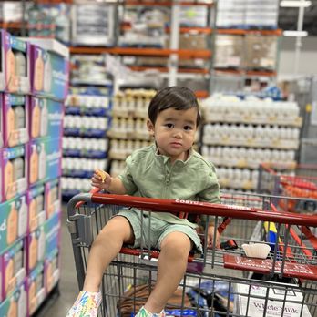 Costco Wholesale - Hands full. - Wholesale Stores Near Me - Tigard, Oregon Costco Wholesale - Hands full. - Wholesale Stores Near Me - Tigard, Oregon