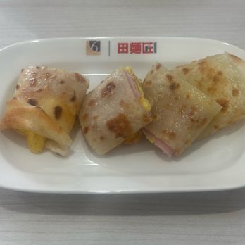 Six Ping Bakery - Egg pancake - Bakeries Near Me - Houston, Texas