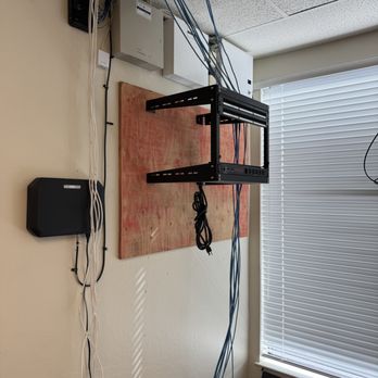 SoCal Telecom - Business moving to new suite and removing old network equipment and adding new setup. - Telecommunications Near Me - Lake Elsinore, California
