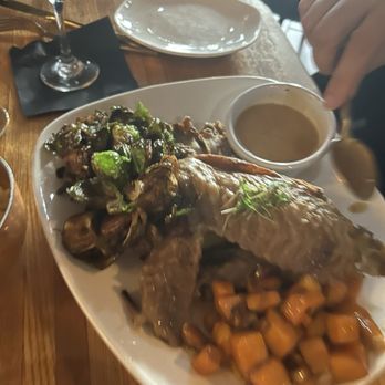 Amina - Smoked Turkey Wing - Southern Near Me - Philadelphia, Pennsylvania