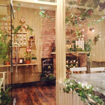 Cafe Bench - Cafes Near Me - Flushing, New York