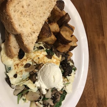 Slappy Cakes - Mushroom scramble with a scoop of goat cheese on top - Breakfast & Brunch Near Me - Lahaina, Hawaii