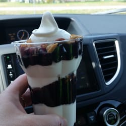 Dairy Queen / Orange Julius - Where's my ice cream on top?not impressed