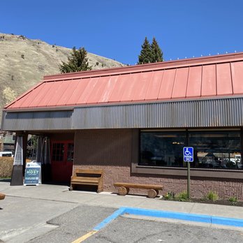 Bubba's Breakfast & BBQ - ows the outside of the restaurant - Barbeque Near Me - Jackson, Wyoming