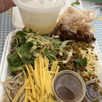 Phu Xuan Vietnamese Restaurant - Bun Hen (vermicelli with baby clams, an speciality of Hue) - Vietnamese Near Me - Houston, Texas Phu Xuan Vietnamese Restaurant - Bun Hen (vermicelli with baby clams, an speciality of Hue) - Vietnamese Near Me - Houston, Texas