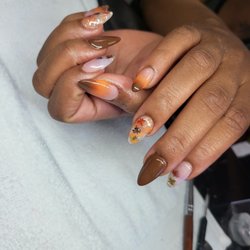 Total Nails +