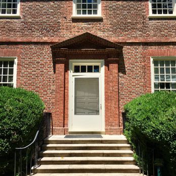 Berkeley Plantation - Landmarks & Historical Buildings Near Me - Charles City, Virginia
