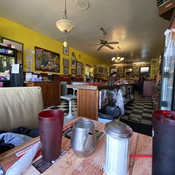 Riverside Cafe - the interior of a diner - American Near Me - Wichita, Kansas