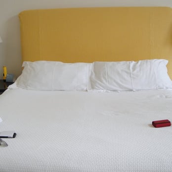 Seal Cove Inn - King size bed - Hotels Near Me - Moss Beach, California Seal Cove Inn - King size bed - Hotels Near Me - Moss Beach, California
