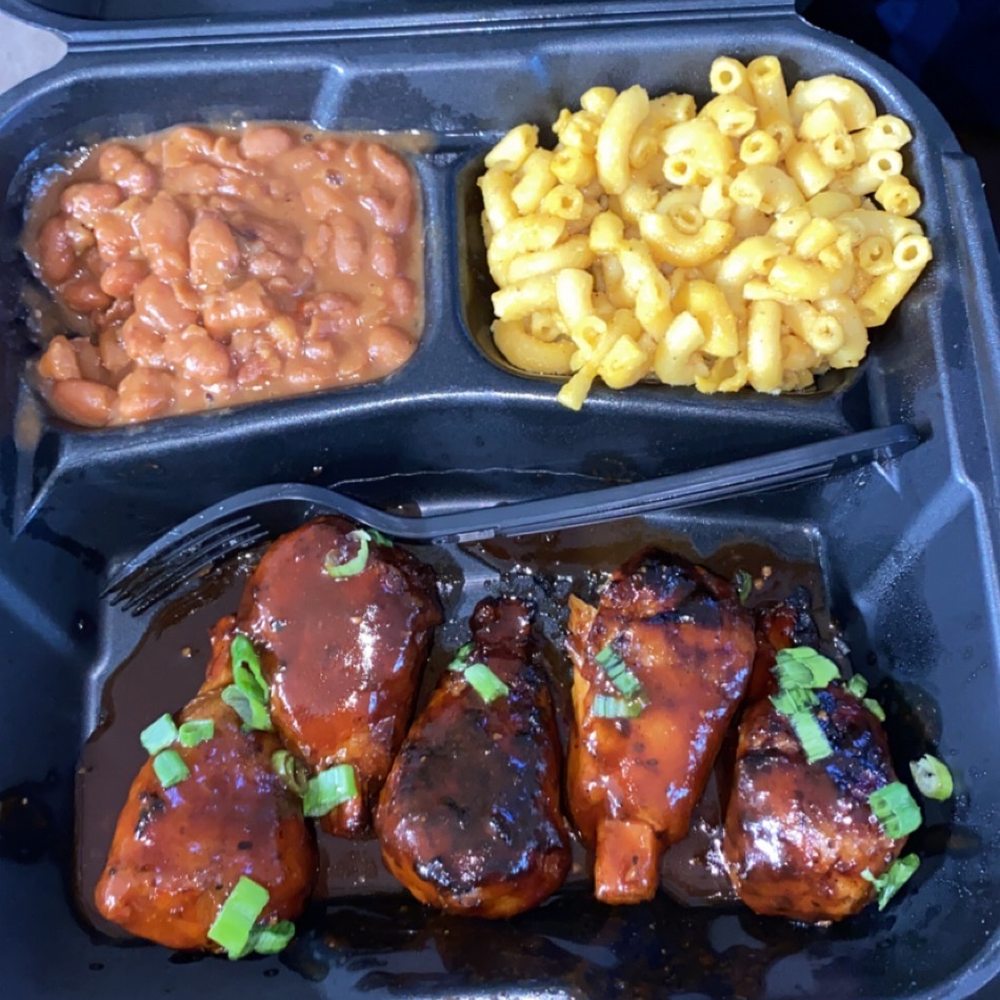Houston Sauce Pit - Wings Mac n cheese and backed beans - Vegan Near Me - Houston, Texas Houston Sauce Pit - Wings Mac n cheese and backed beans - Vegan Near Me - Houston, Texas