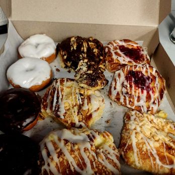 Jarosch Bakery - Morning pastries and donuts. - Bakeries Near Me - Elk Grove Village, Illinois