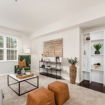 Monroe House - Living room - Apartments Near Me - Westerville, Ohio