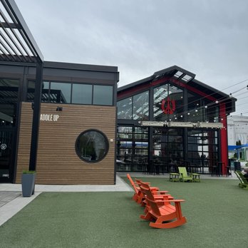 Suffolk Punch Brewing - SouthPark - Outdoor Seating - Brewpubs Near Me - Charlotte, North Carolina
