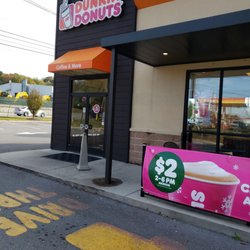 Dunkin' - Front door