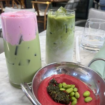Mood - Dragon Berry Mint Matcha, Iced Matcha Latte, Beethummus - Breakfast & Brunch Near Me - Los Angeles, California Mood - Dragon Berry Mint Matcha, Iced Matcha Latte, Beethummus - Breakfast & Brunch Near Me - Los Angeles, California