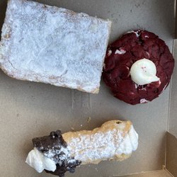 Persnikkitys Sweet Confections - Lemon Bar $4, Red Velvet Cookie $3, Cannoli $3 - All were delicious!