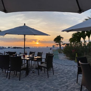 Bongos Beach Bar and Grille - Bars Near Me - St. Pete Beach, Florida