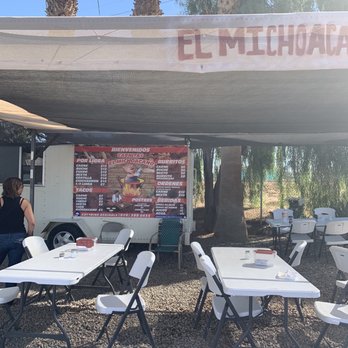 Carnitas Michoacano - Outside seating area - Tacos Near Me - Yuma, Arizona Carnitas Michoacano - Outside seating area - Tacos Near Me - Yuma, Arizona