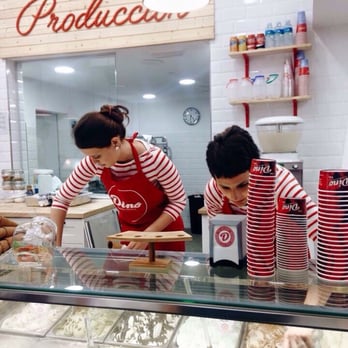 Dino - Chicas que atienden! - Juice Bars & Smoothies Near Me - Barcelona, B