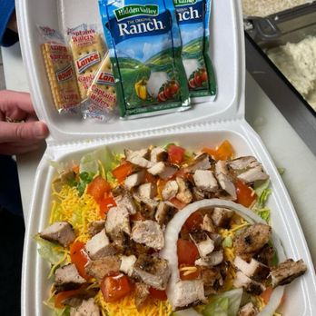 Back Yard BBQ - Grilled chicken salad - Barbeque Near Me - Lafayette, Tennessee