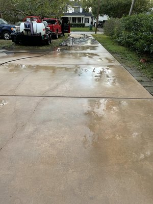 Mold Removal - In 1977 I bought this business doing the highest quality service that I was trained by my parents in the Marine Corps after 45 years I am still successfully running the business. On a very high note we are well trained and well knowledge, and even schooling to understand about algae removal. When you hire Accurate Window Cleaning, you’re hiring the best service in town.