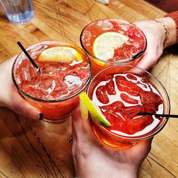 Christos Restaurant & Bar - cocktails - Bars Near Me - Wallingford, Connecticut