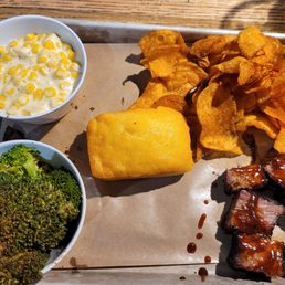 1 meat tray w/burnt ends