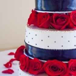 Custom Cakes By Maxine - Esmeralda and Jorge Wedding - 3 tier floater with pearls, ribbon