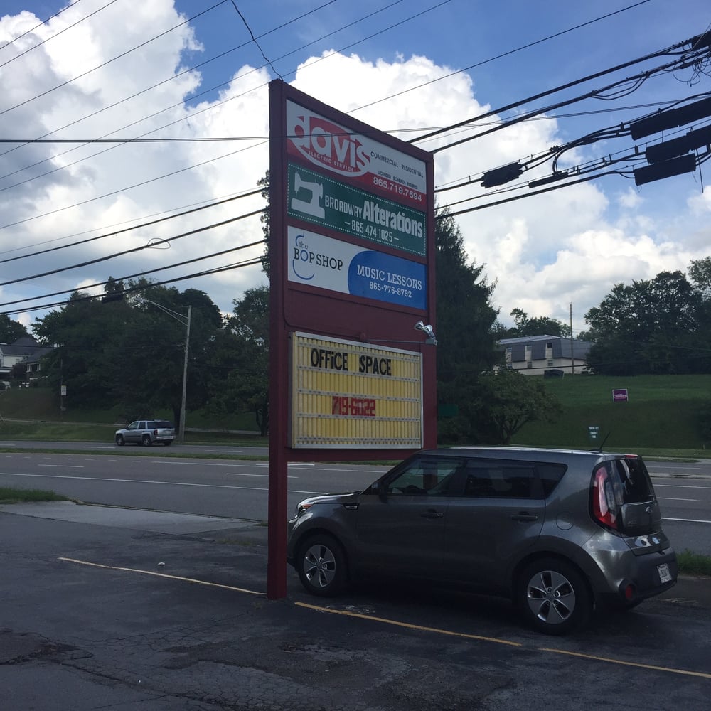 BROADWAY ALTERATIONS Updated May 2024 5437 Broadway, Knoxville