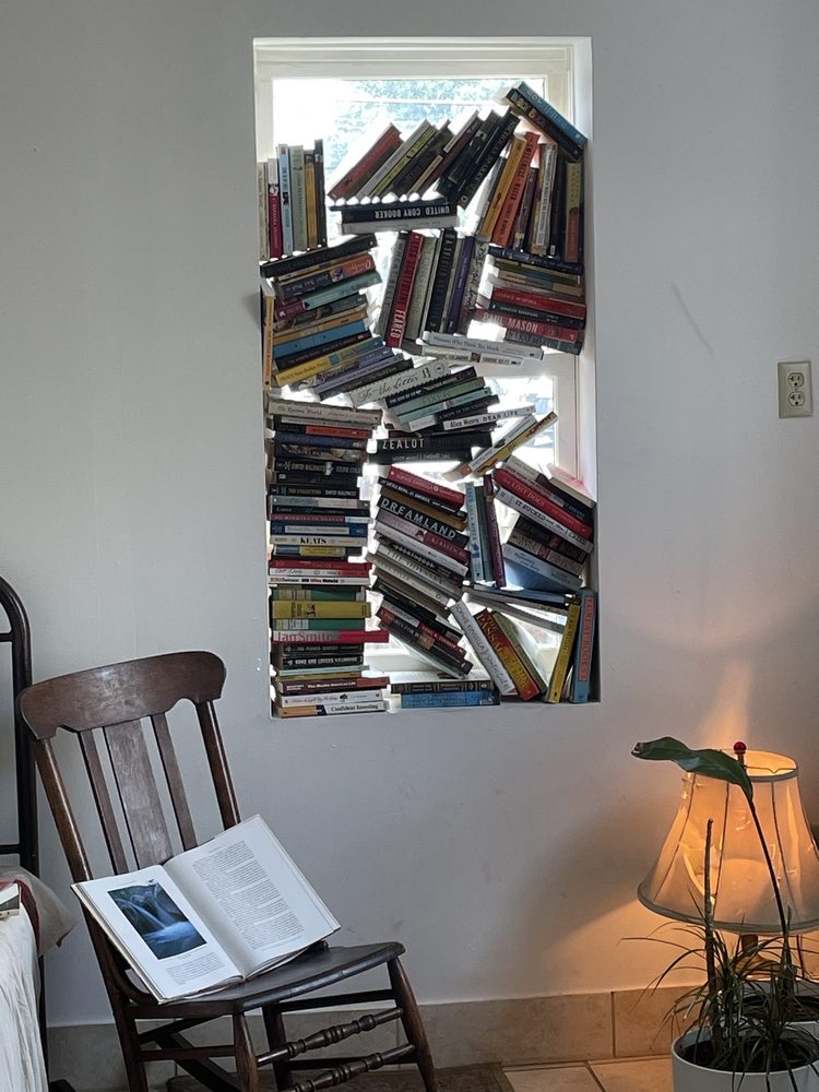 Ida’s Bookshop Logo