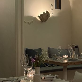 Alisa - Interior details - Greek Near Me - Venice, California Alisa - Interior details - Greek Near Me - Venice, California