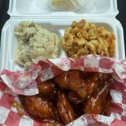 Good Thangz Cookin - Garlic mash,Mac n cheese, hot honey wings served w cornbread