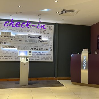 Premier Inn - Lobby and check in area - Hotels Near Me - Inverness, HLD
