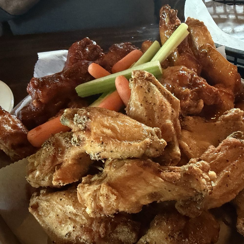 30 wings.. 3 flavors! Garlic pepper for the win. 30 wings.. 3 flavors! Garlic pepper for the win.