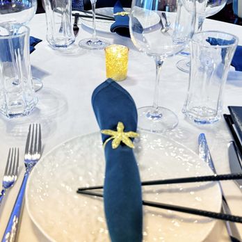 Sea Grill - Table - Seafood Near Me - Charlotte, North Carolina