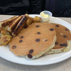 Eli's Trackside - Chocolate chip pancakes with sausage