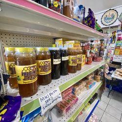 El Salvadoreno Pupuseria Restaurant - Convenience store