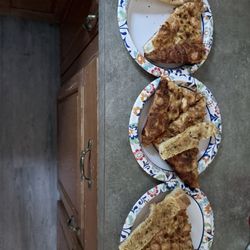 Picasso's Pizza - Pizza and breadsticks