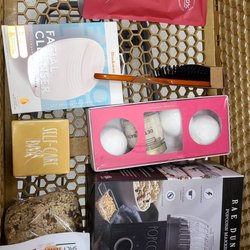 Marshalls & HomeGoods - D' Stuff in cart including a Brookstone silicone ultrasonic face cleanser Marshall's Homegoods Des Ridge 5.2023